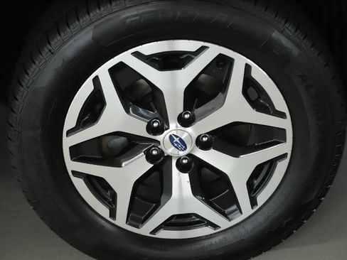 Certified 2024 Subaru Forester Premium AWD/4WD image 10