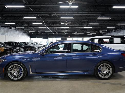 Used 2022 BMW ALPINA B7 xDrive w/ Luxury Rear Seating Package AWD/4WD image 2