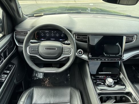 Used 2024 Jeep Wagoneer L 4WD w/ Premium Group I image 20