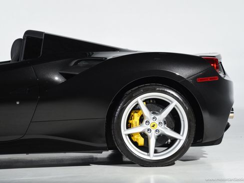 Used 2016 Ferrari 488 Spider RWD image 19
