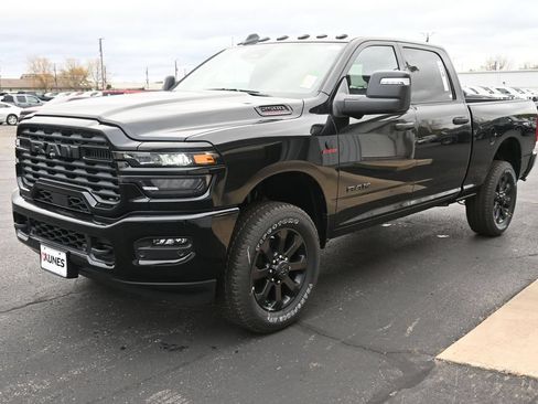 New 2026 RAM 2500 Big Horn AWD/4WD image 11