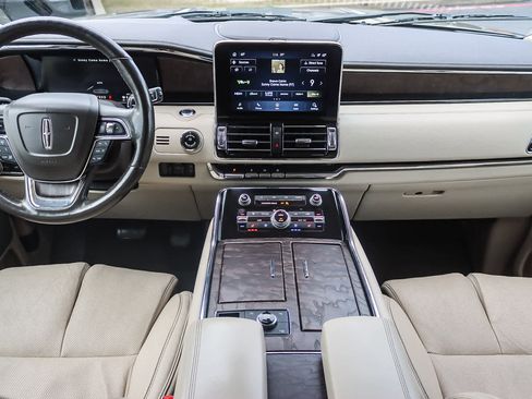 Used 2020 Lincoln Navigator L Reserve w/ Luxury Package image 11