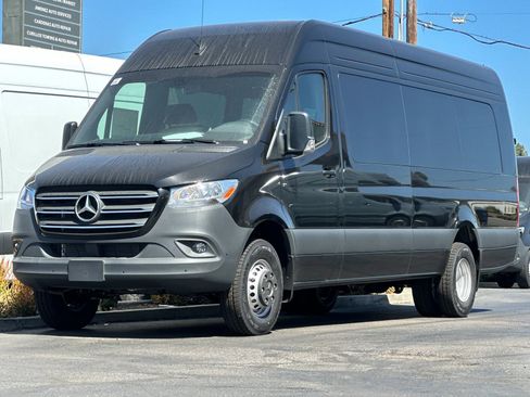 Used 2024 Mercedes-Benz Sprinter 3500 image 7