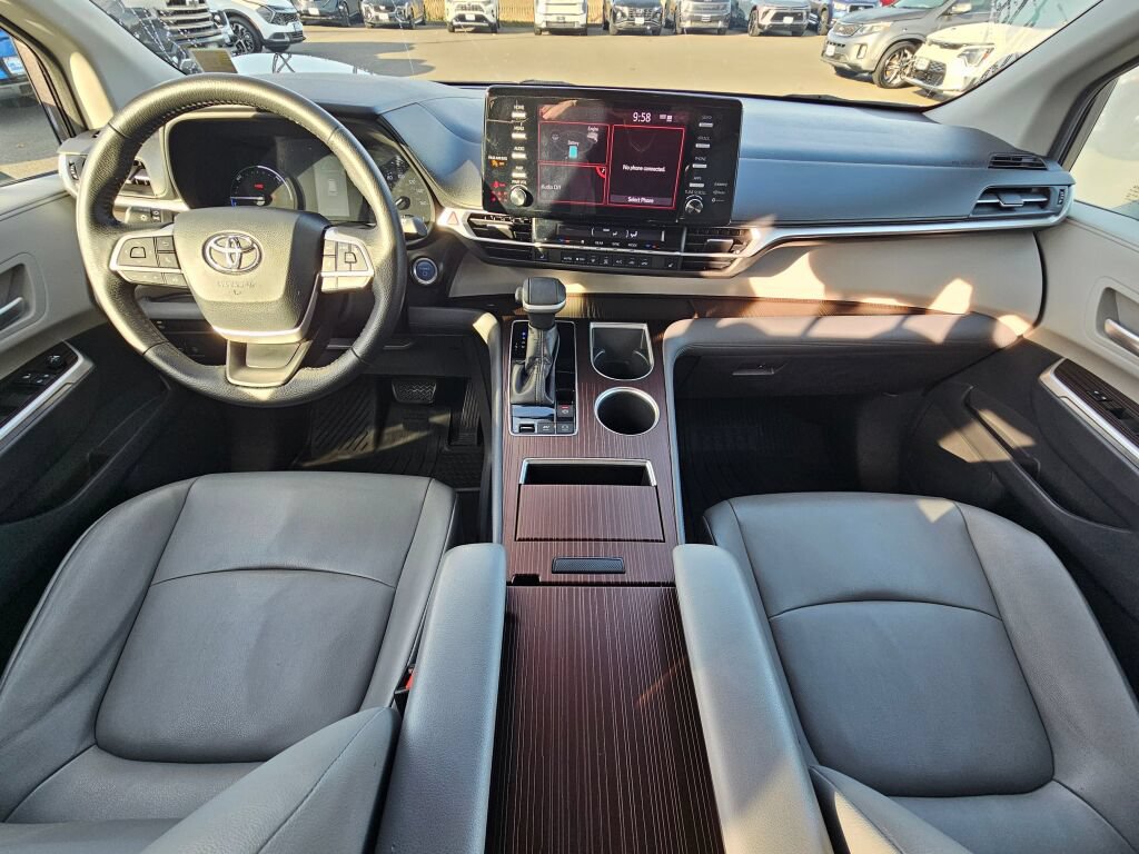 Used 2021 Toyota Sienna XLE FWD image 9