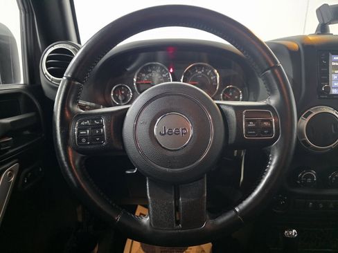 Used 2016 Jeep Wrangler Unlimited Sahara w/ Dual Top Group image 4