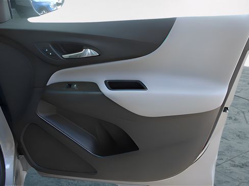Used 2024 Chevrolet Equinox LS FWD image 29