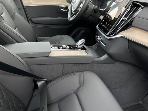 New 2025 Volvo XC90 T8 Plus w/ Protection Package Premier image 15