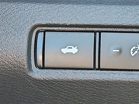 Used 2024 Nissan Altima 2.5 SV image 21