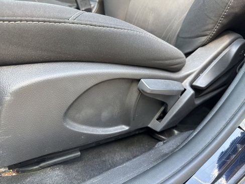 Used 2016 Ford Focus SE w/ SE Cold Weather Package FWD image 22