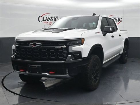 Used 2023 Chevrolet Silverado 1500 ZR2 w/ Technology Package image 3