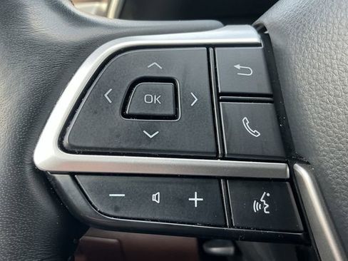Used 2022 Toyota Highlander Platinum AWD/4WD image 19