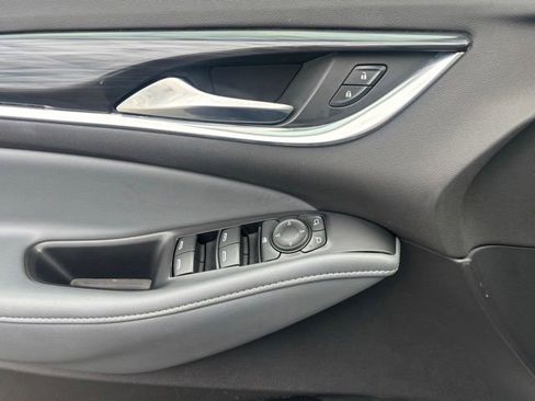 Used 2021 Buick Enclave Essence w/ Sound and Sites Package AWD/4WD image 11