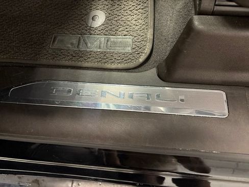 Used 2023 GMC Sierra 1500 Denali AWD/4WD image 18