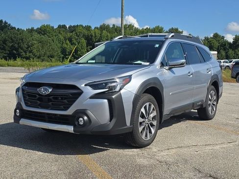 Used 2025 Subaru Outback Touring XT AWD/4WD image 1