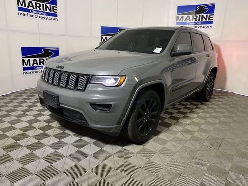 Used 2021 Jeep Grand Cherokee Laredo X AWD/4WD image 14