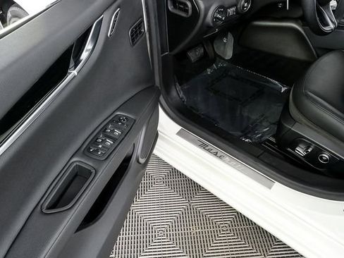 Used 2022 Maserati Ghibli Modena Q4 image 9