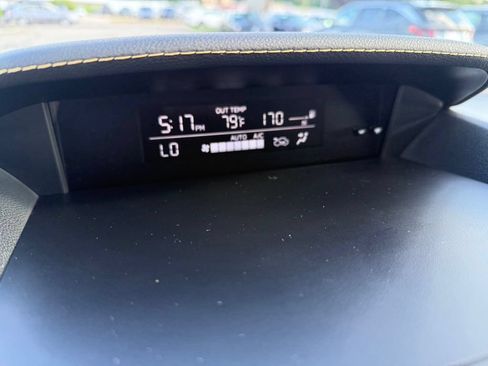 Used 2022 Subaru Crosstrek 2.5i Sport w/ Moonroof Package AWD/4WD image 27