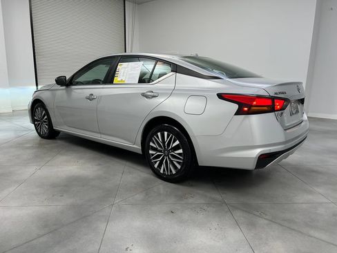 Used 2024 Nissan Altima 2.5 SV AWD/4WD image 6