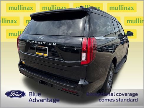 Used 2025 Ford Expedition Active RWD image 4