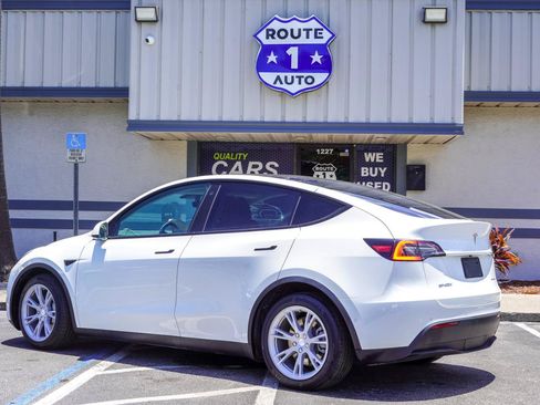 Used 2021 Tesla Model Y Long Range AWD/4WD image 6