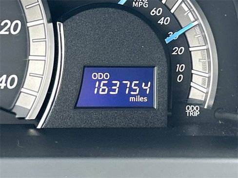 Used 2014 Toyota Camry L image 25