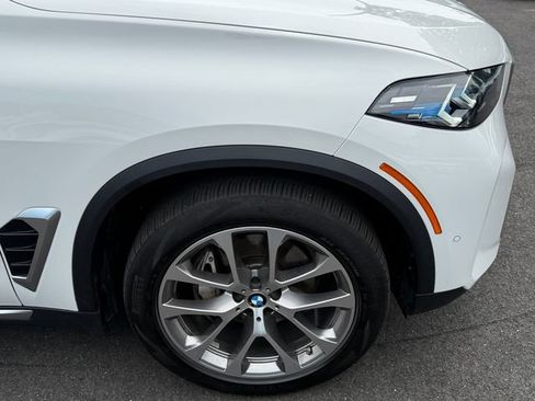 Used 2025 BMW X5 xDrive40i w/ Parking Assistance Package AWD/4WD image 9