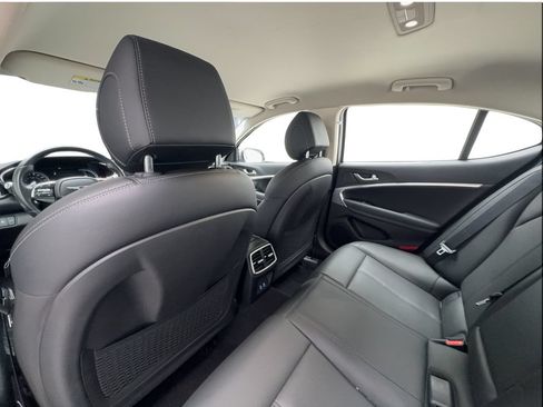 Used 2025 Genesis G70 2.5T RWD image 23