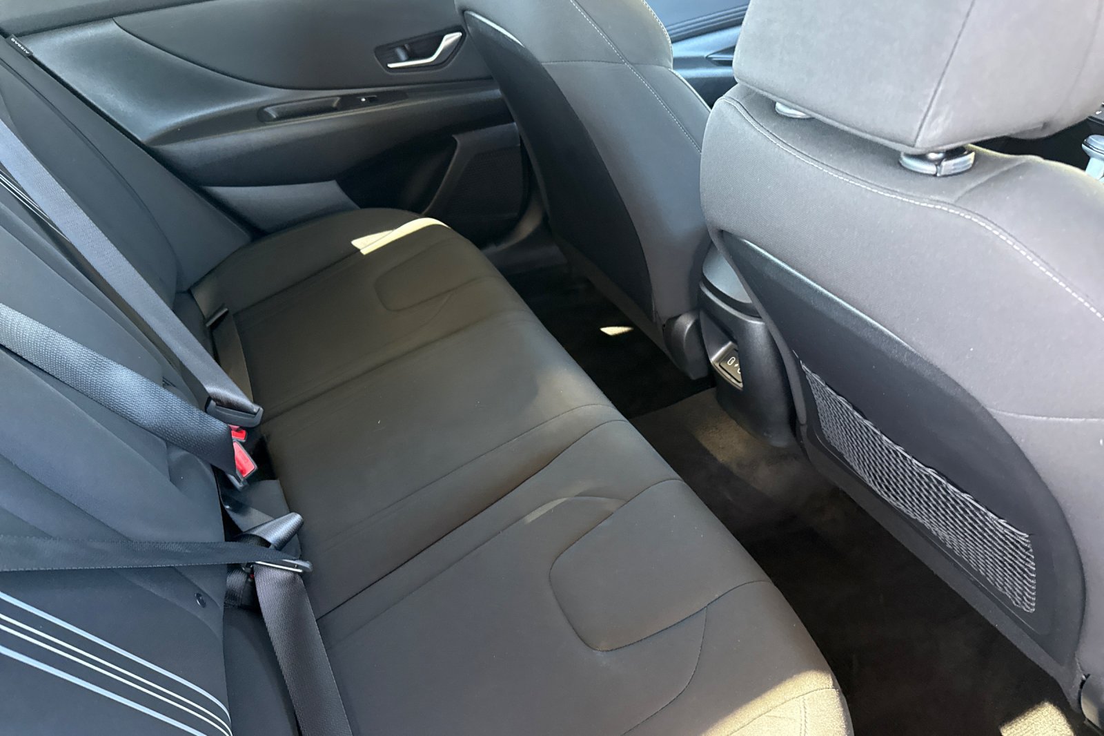 Used 2025 Hyundai Elantra SEL FWD image 22