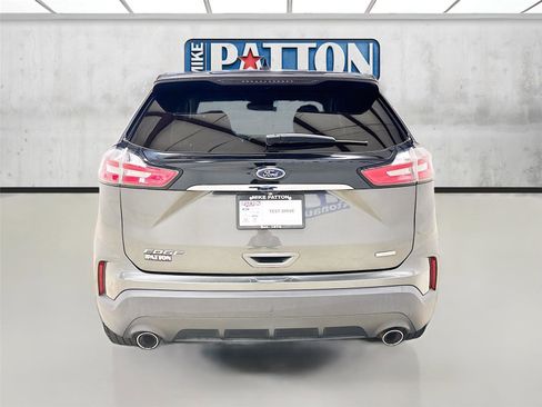 Used 2019 Ford Edge SE image 6