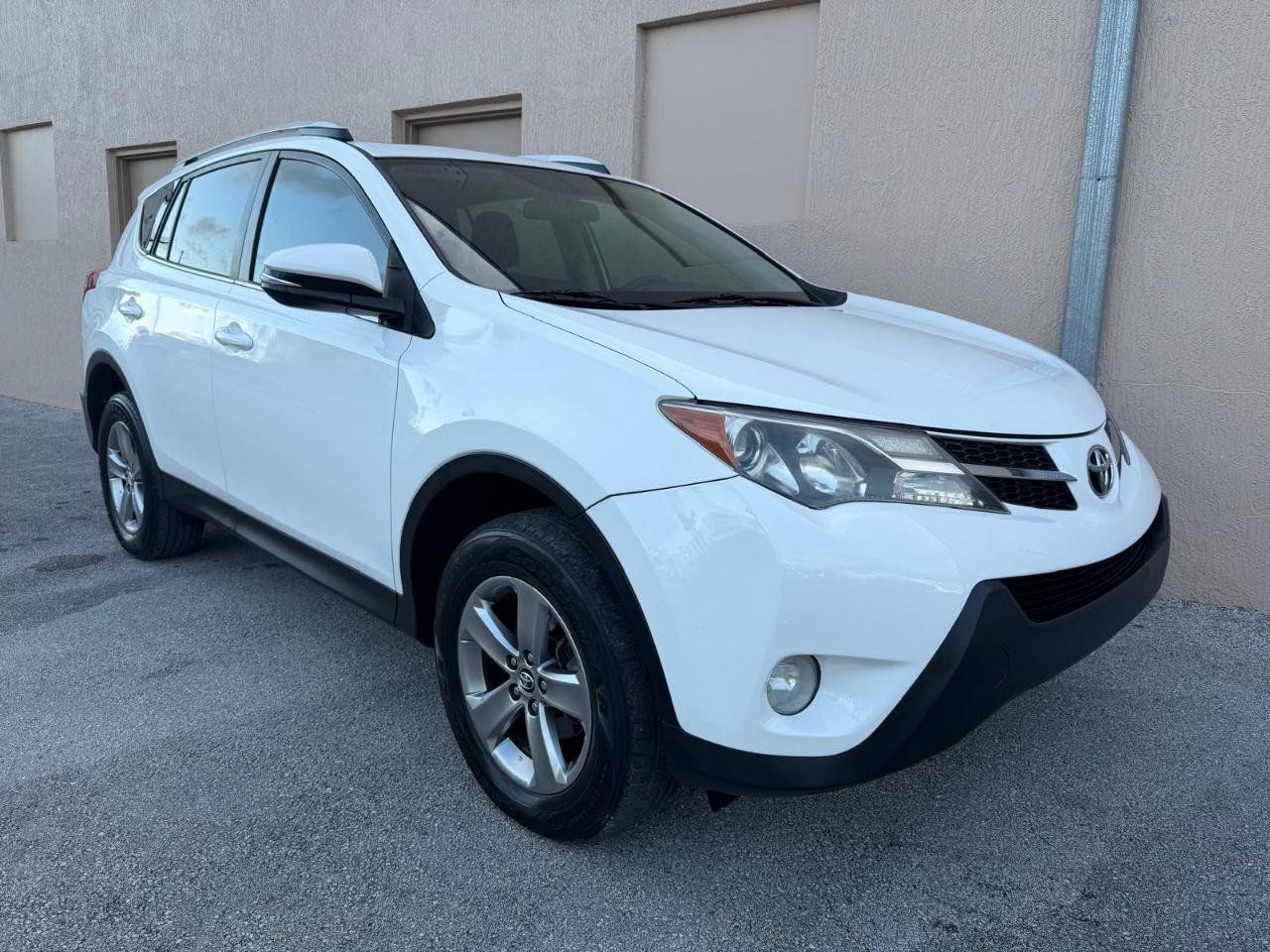 Used 2015 Toyota RAV4 XLE FWD image 3