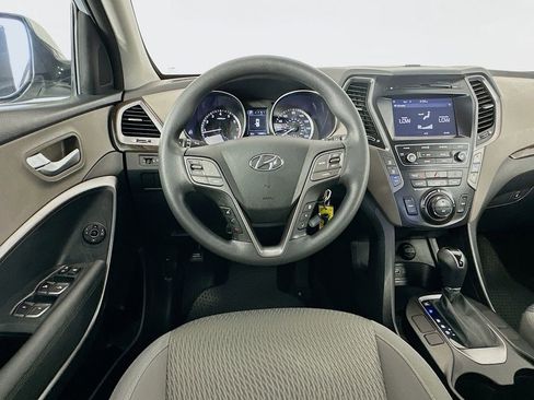 Used 2017 Hyundai Santa Fe SE image 21