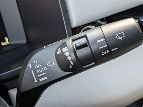 New 2025 Mitsubishi Outlander SE image 30