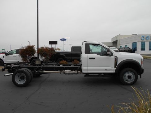 Used 2024 Ford F550 2WD Regular Cab Super Duty image 2