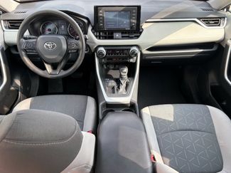 Used 2020 Toyota RAV4 XLE w/ Convenience Package FWD video 2