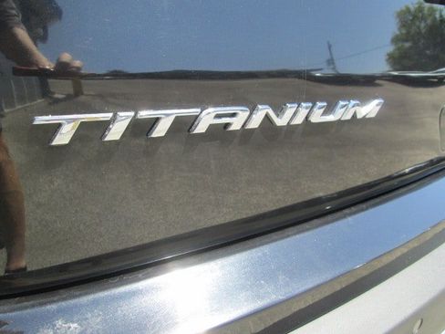 Used 2024 Ford Edge Titanium AWD/4WD image 7
