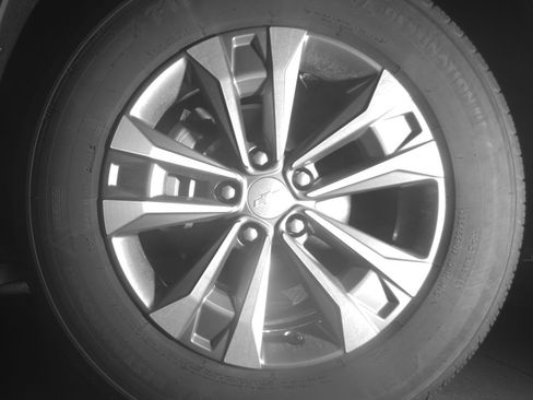 Used 2025 Chevrolet Equinox LT image 12