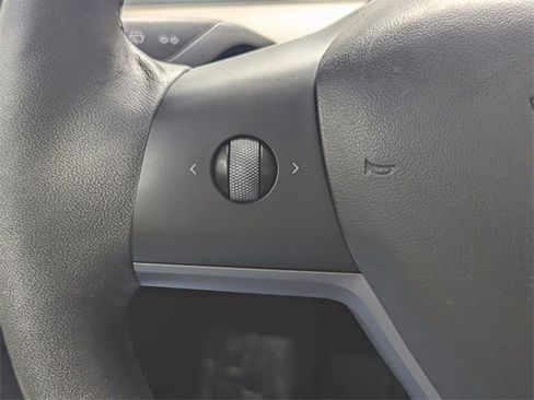 Used 2023 Tesla Model 3 Standard Range image 19