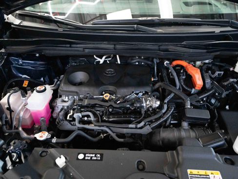 Used 2025 Toyota Sienna Platinum image 33