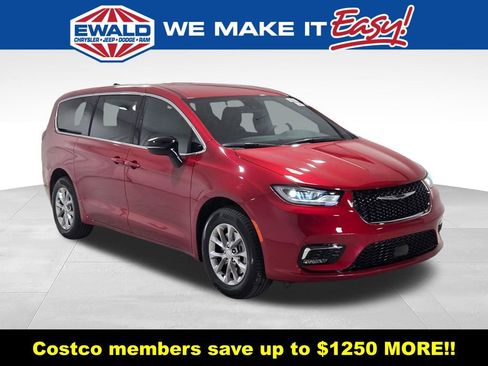 New 2026 Chrysler Pacifica Select AWD/4WD image 1