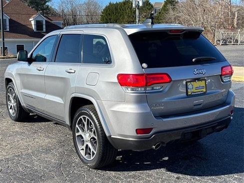 Used 2018 Jeep Grand Cherokee Limited image 24