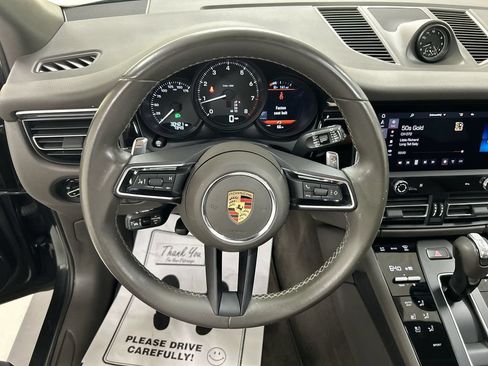 Certified 2023 Porsche Macan AWD/4WD image 4