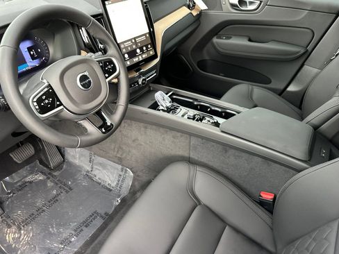 New 2026 Volvo XC60 B5 Core w/ Protection Package Premier image 9