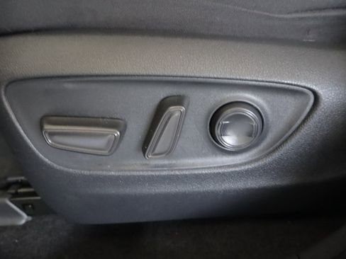 Used 2023 Toyota RAV4 AWD Hybrid image 12