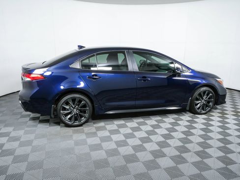 Used 2025 Toyota Corolla SE FWD image 2