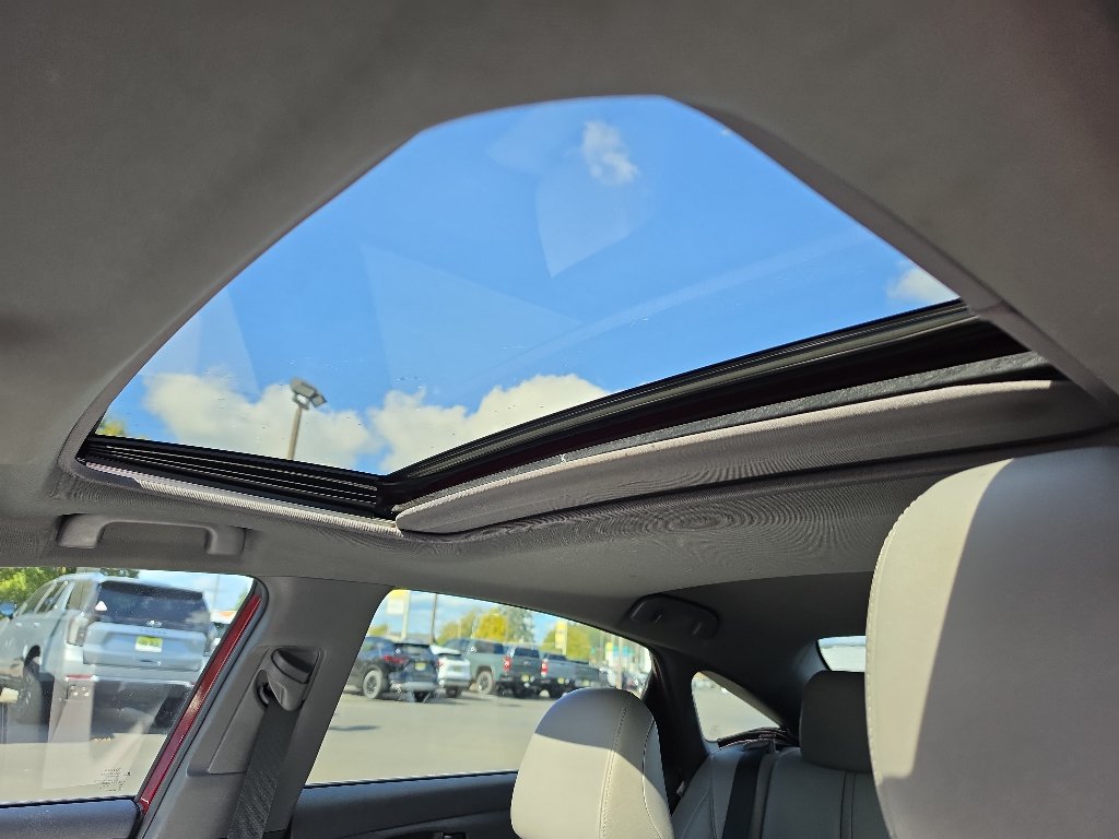 Certified 2021 Toyota Avalon XLE w/ Moonroof Package AWD/4WD image 12