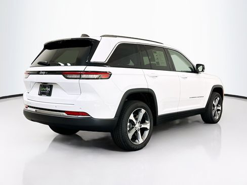Used 2022 Jeep Grand Cherokee Limited 4xe w/ Luxury Tech Group II AWD/4WD image 9
