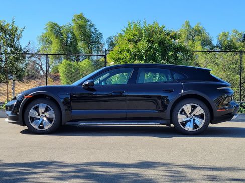 Used 2022 Porsche Taycan 4 Cross Turismo AWD/4WD image 2
