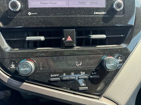 Used 2023 Toyota Camry SE image 25