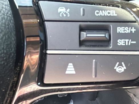 Used 2023 Honda Pilot Touring image 18