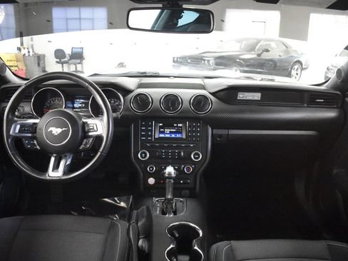 Used 2017 Ford Mustang Coupe image 10